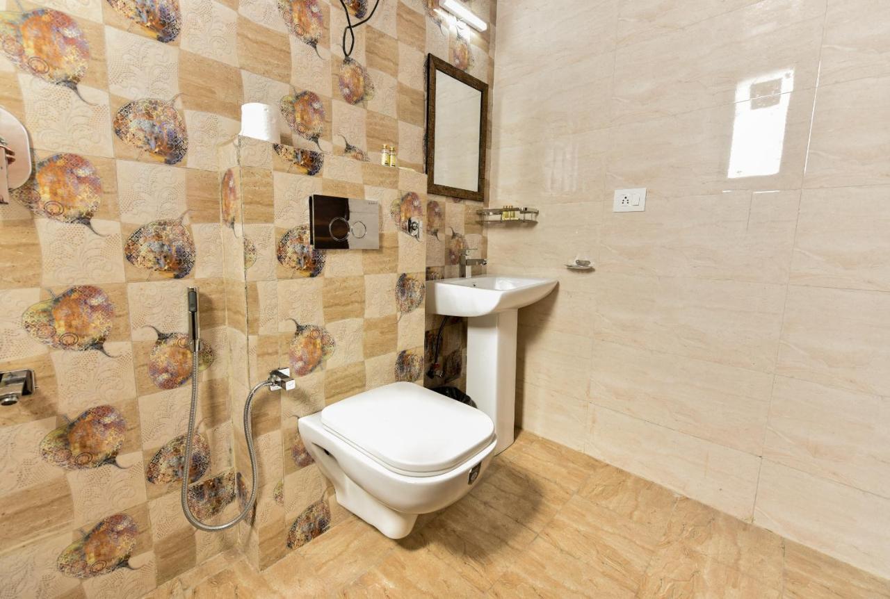 Hôtel Rbm Residency à Gurgaon Extérieur photo